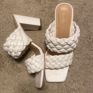 Lov mark size 10 braid strap sandals